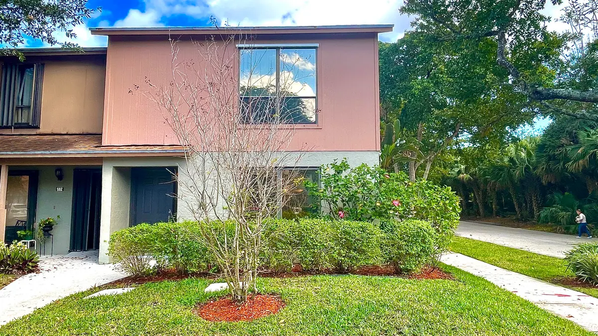 501 SANDTREE Drive, Palm Beach Gardens, FL – photo 1
