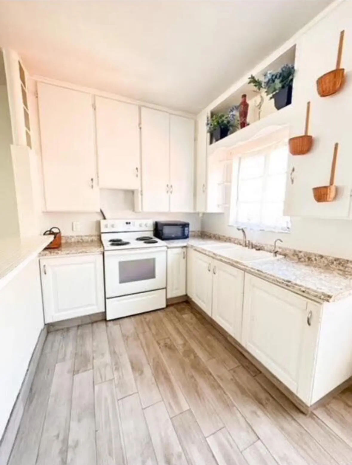 20250404152428878898000000-o at 113 N Lakeside Drive #6, Lake Worth Beach