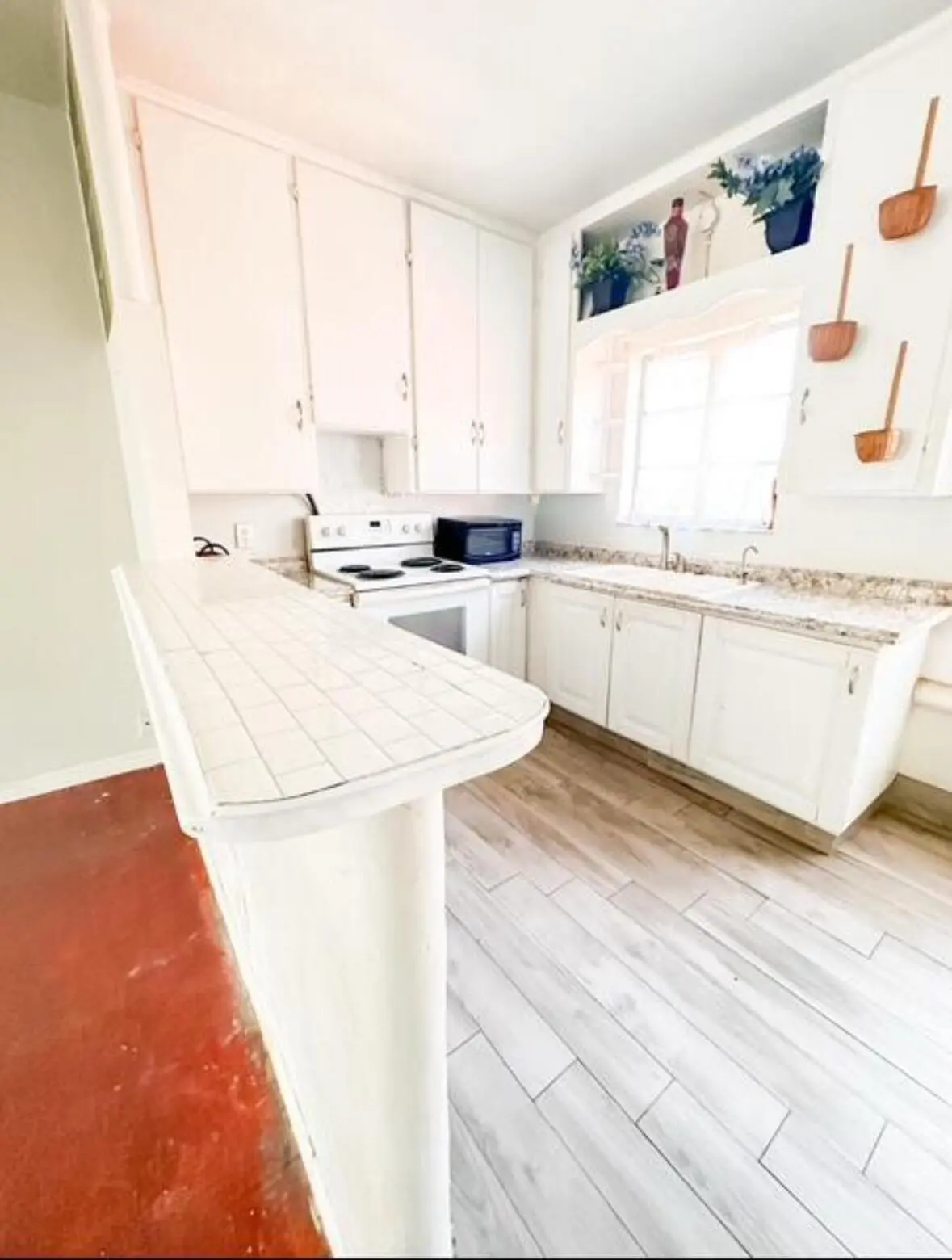 20250404152429758476000000-o at 113 N Lakeside Drive #6, Lake Worth Beach