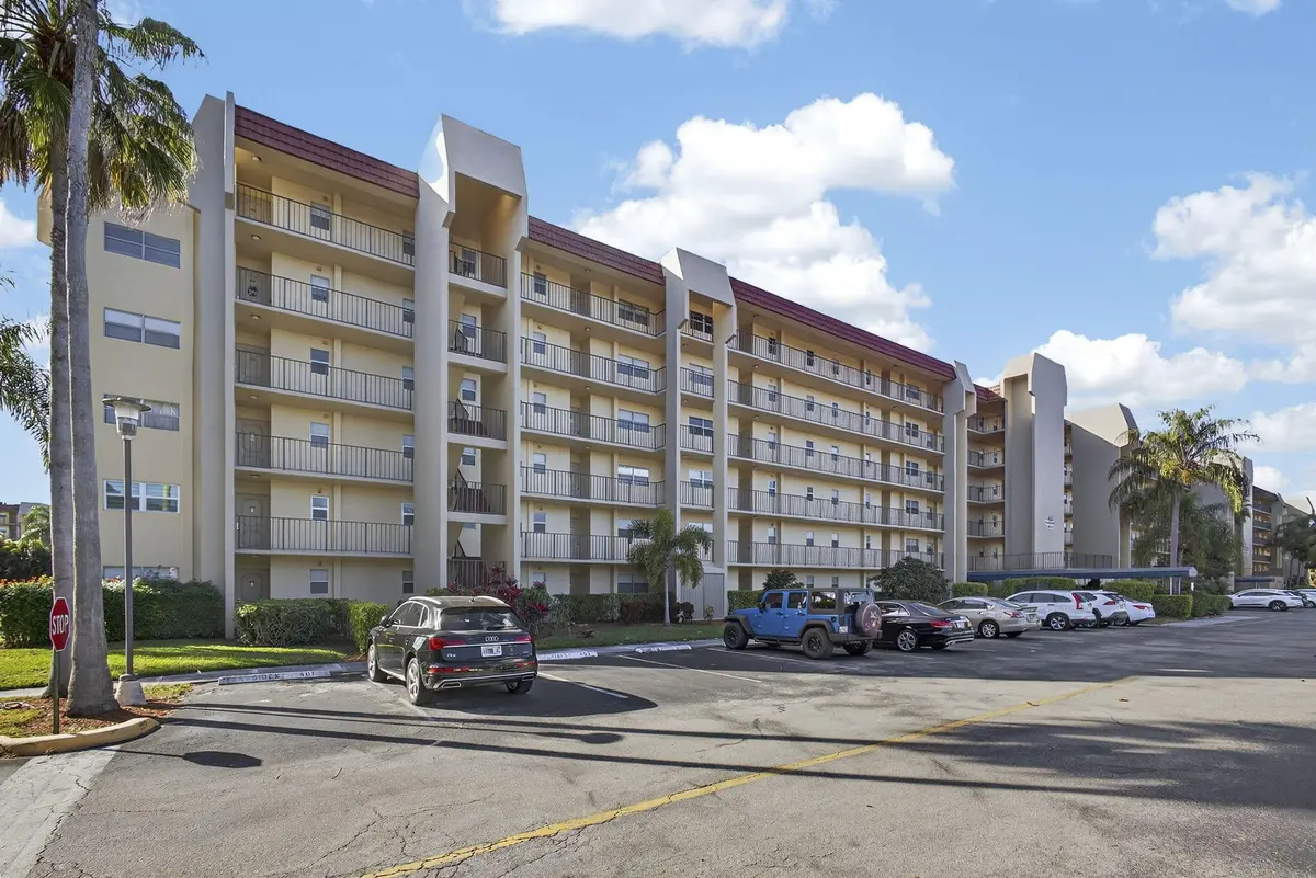 1-web-or-mls-BS1A6975 at 3590 Via Poinciana 202, Lake Worth