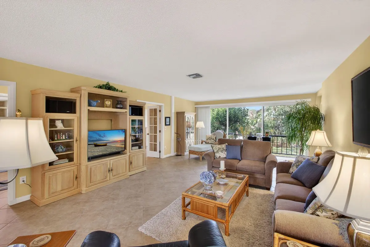 Living room at 17 SE Turtle Creek Drive D, Jupiter