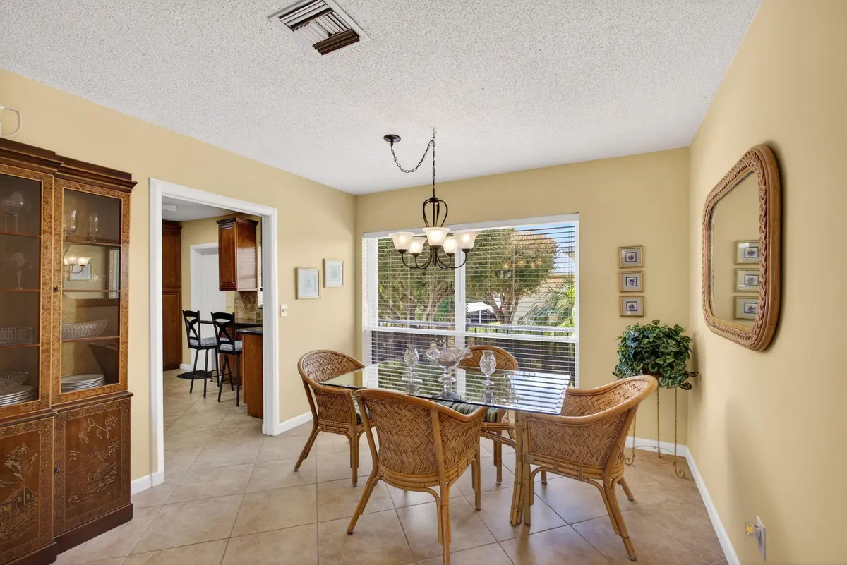 Dining Room at 17 SE Turtle Creek Drive D, Jupiter