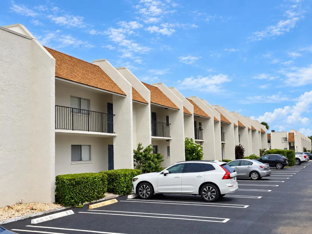 b at 2805 SW 22ND Avenue 2070, Delray Beach