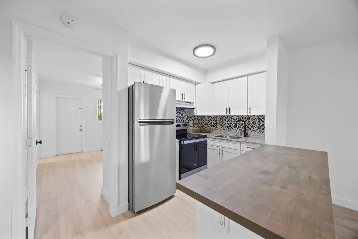IMG_4315 at 1125 SW 15th Avenue Apt 2, Fort Lauderdale