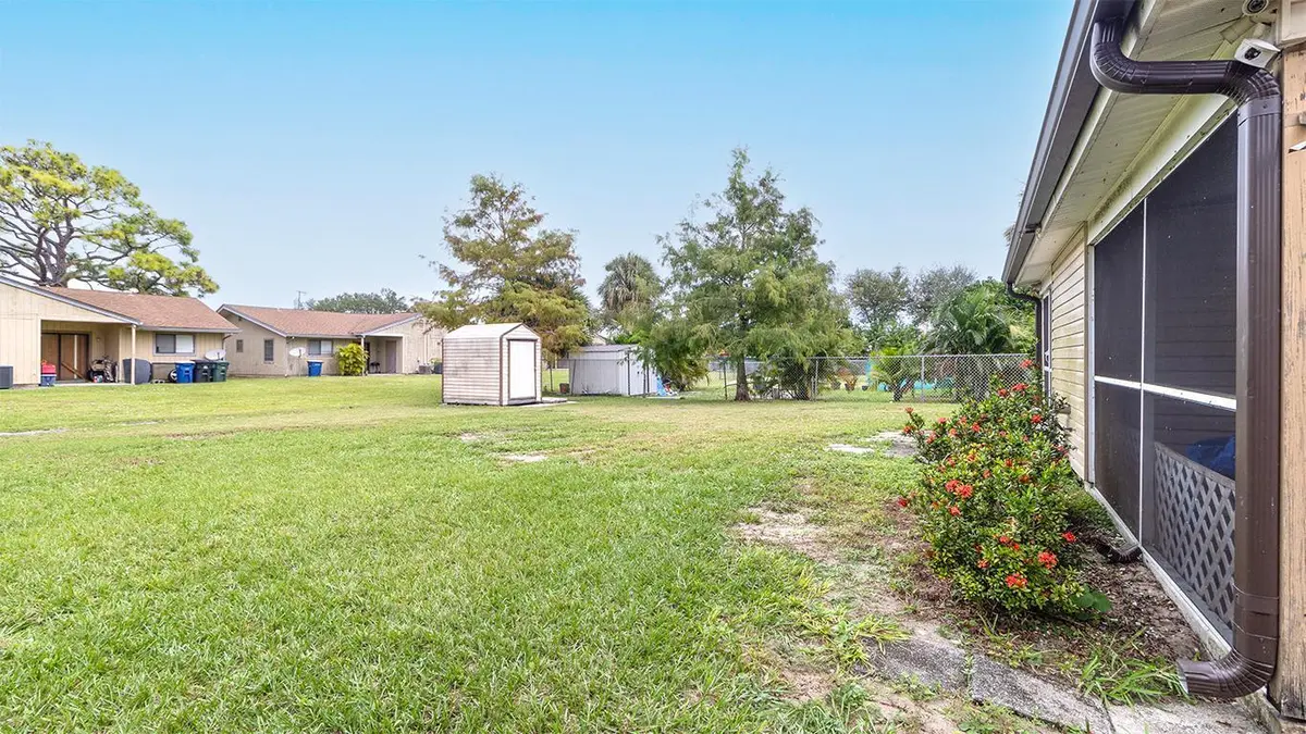 604 ROSELYN Avenue A, Fort Pierce, FL – photo 5