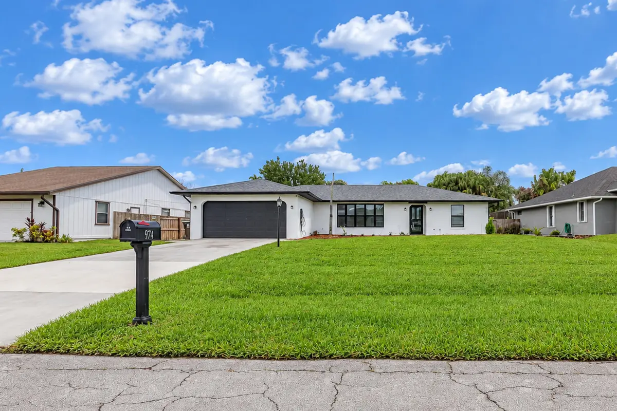 Front of house at 974 SE Brookedge Avenue, Port St. Lucie