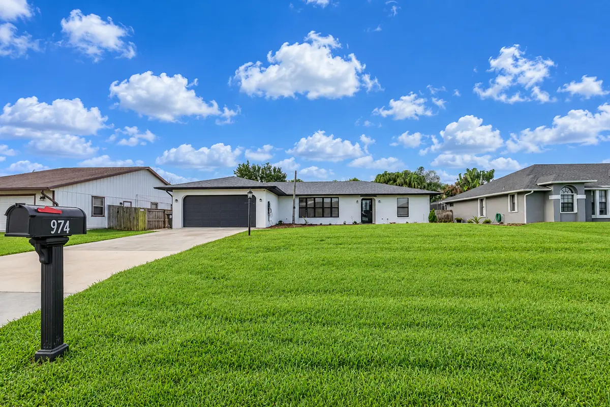 Front of house at 974 SE Brookedge Avenue, Port St. Lucie