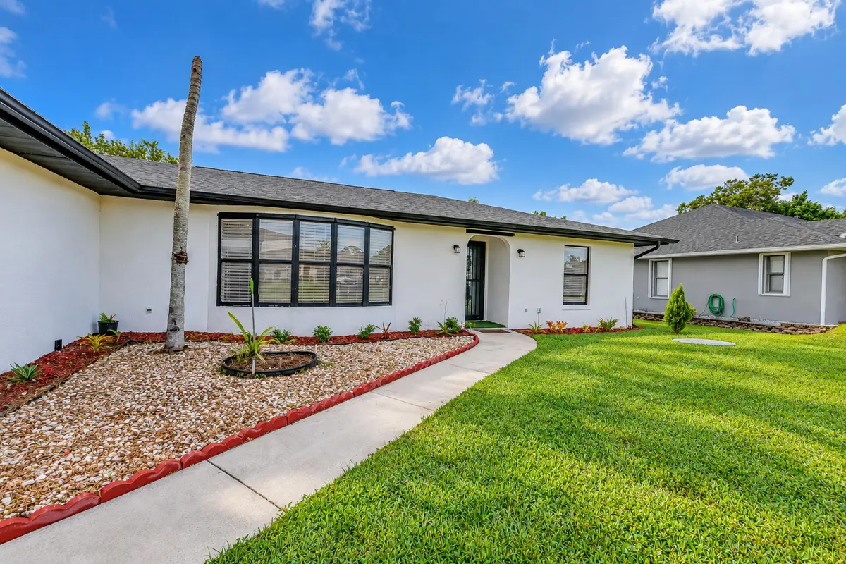Front of house at 974 SE Brookedge Avenue, Port St. Lucie