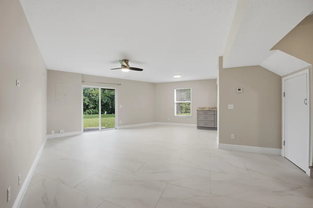 Family Room at 1033 Goldenrod Road, Wellington
