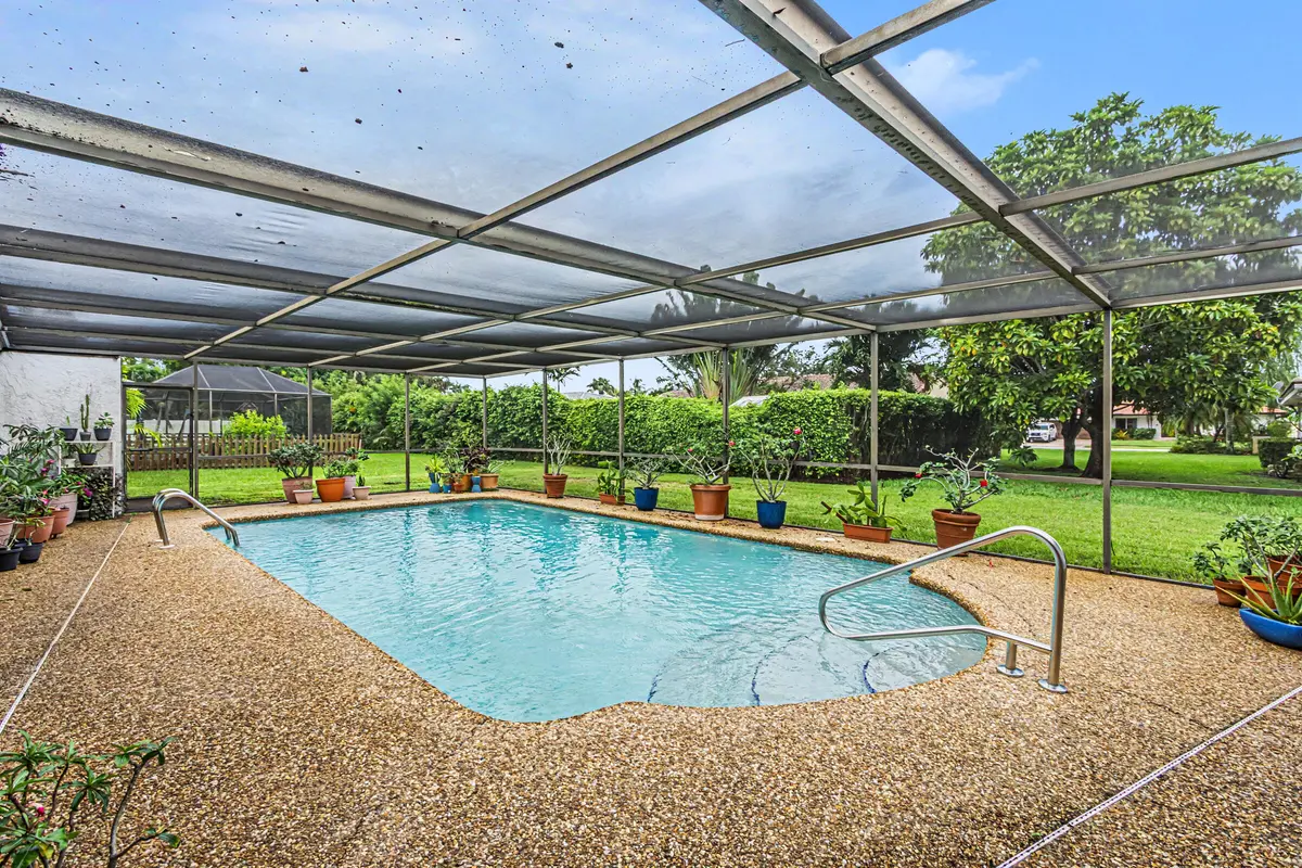 415-13 at 415 SAILBOAT Circle, Weston