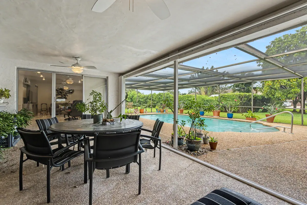 415-17 at 415 SAILBOAT Circle, Weston