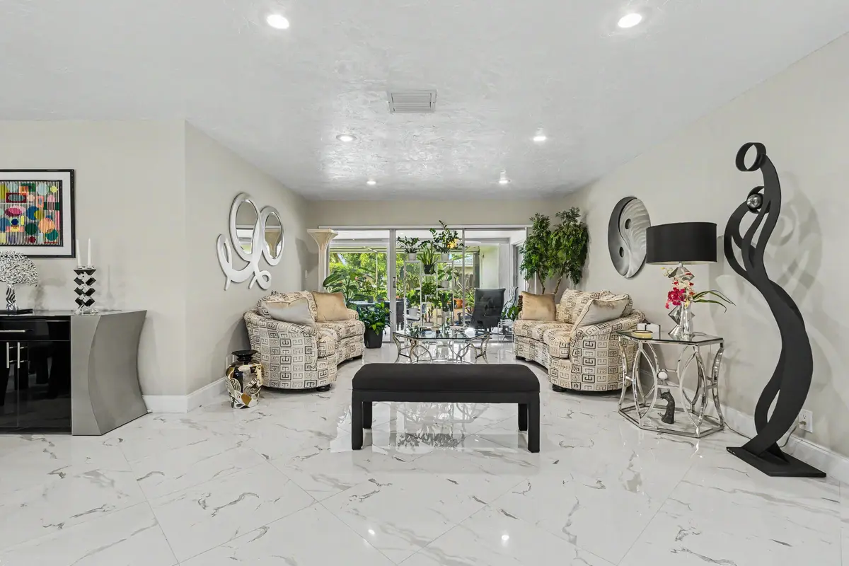 415-19 at 415 SAILBOAT Circle, Weston