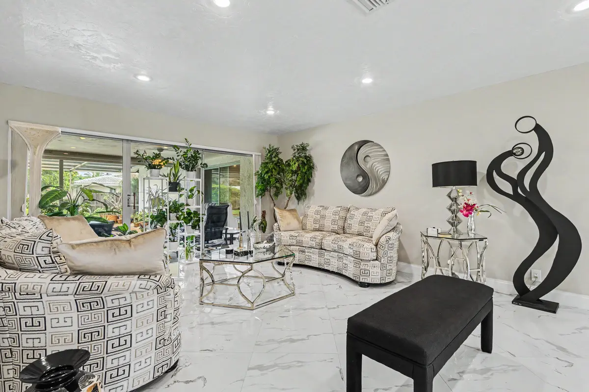 415-22 at 415 SAILBOAT Circle, Weston