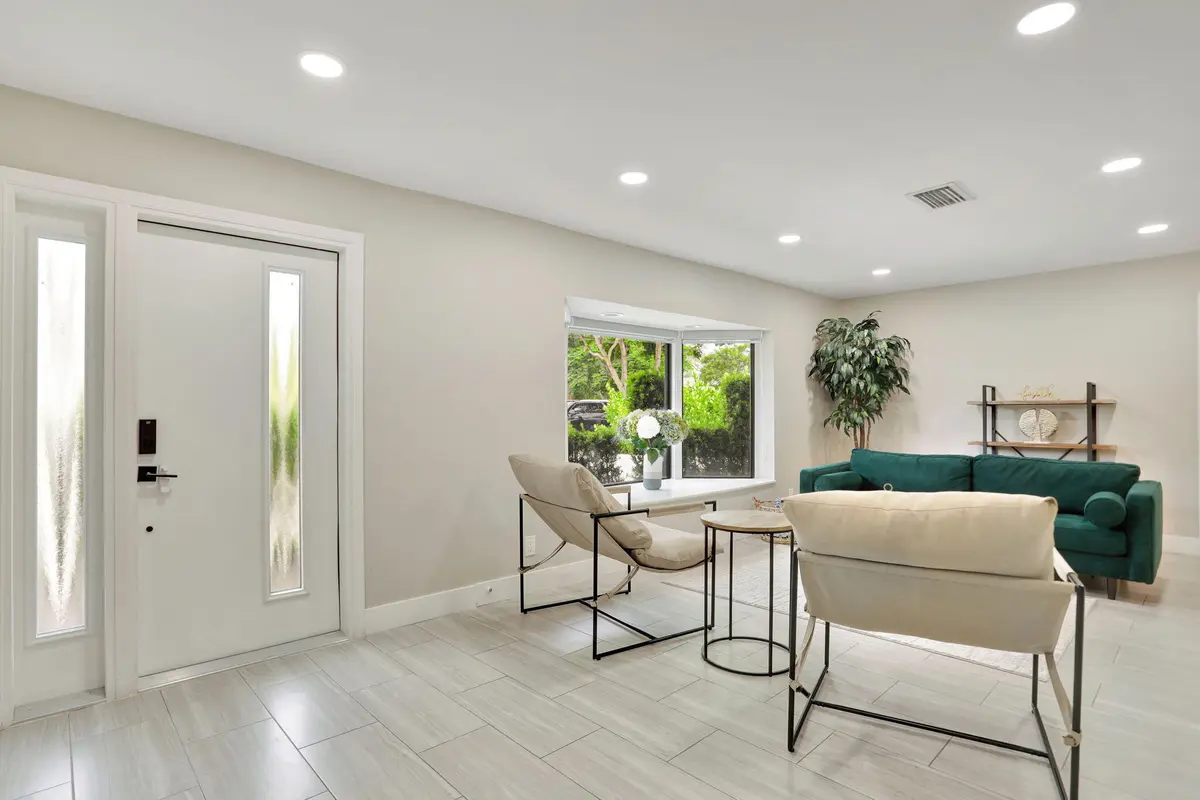 6-web-or-mls-001L3771 at 1035 NW 5TH Avenue, Boca Raton