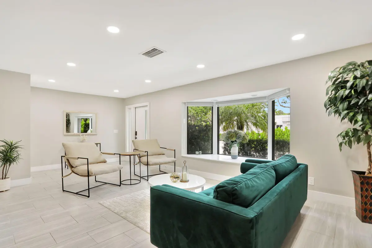 7-web-or-mls-001L3776 at 1035 NW 5TH Avenue, Boca Raton