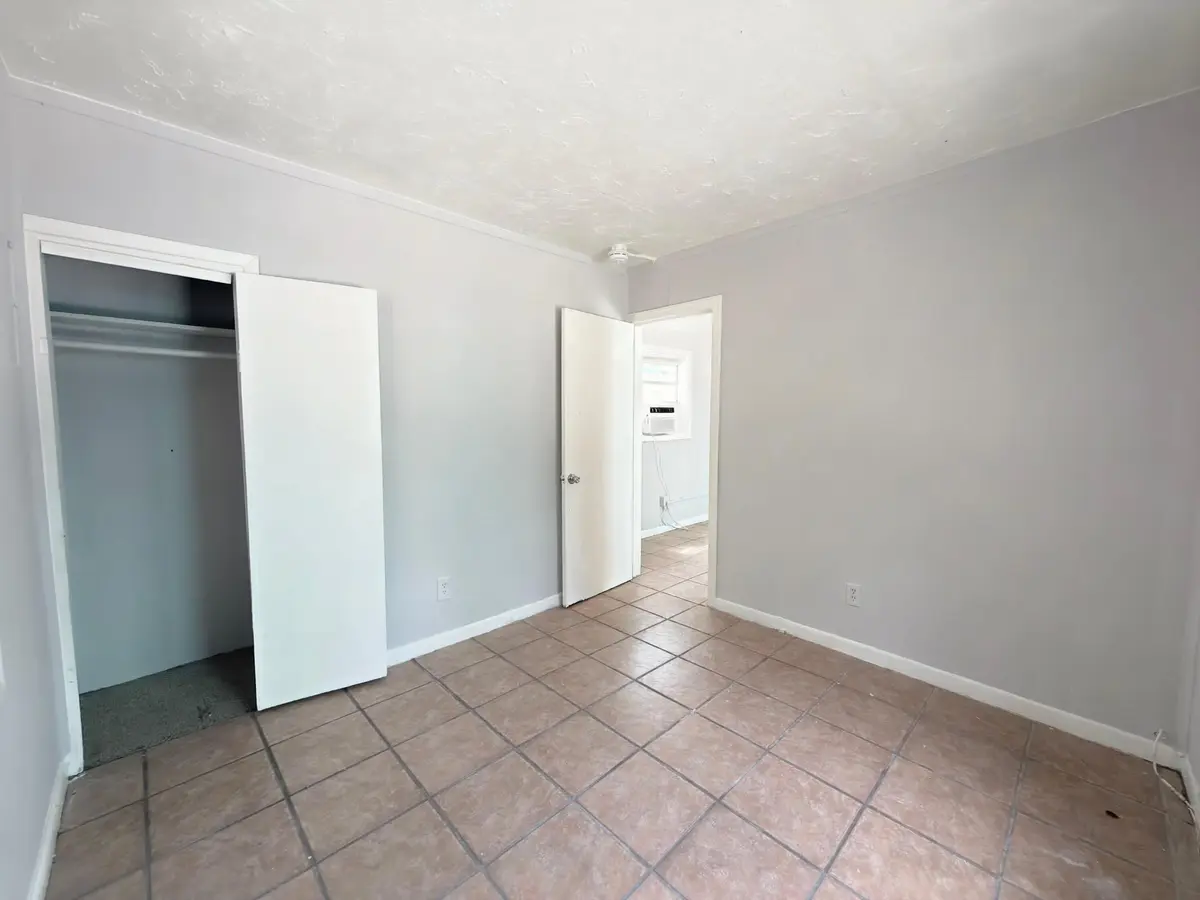WhatsApp Image 2026-09-21 at 16.12.15 (5 at 710 Palm Street 5, West Palm Beach