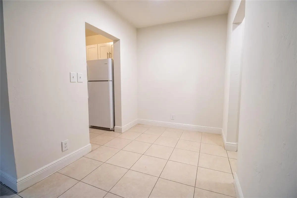 Photo 3 at 2537 LINCOLN Street #3, Hollywood