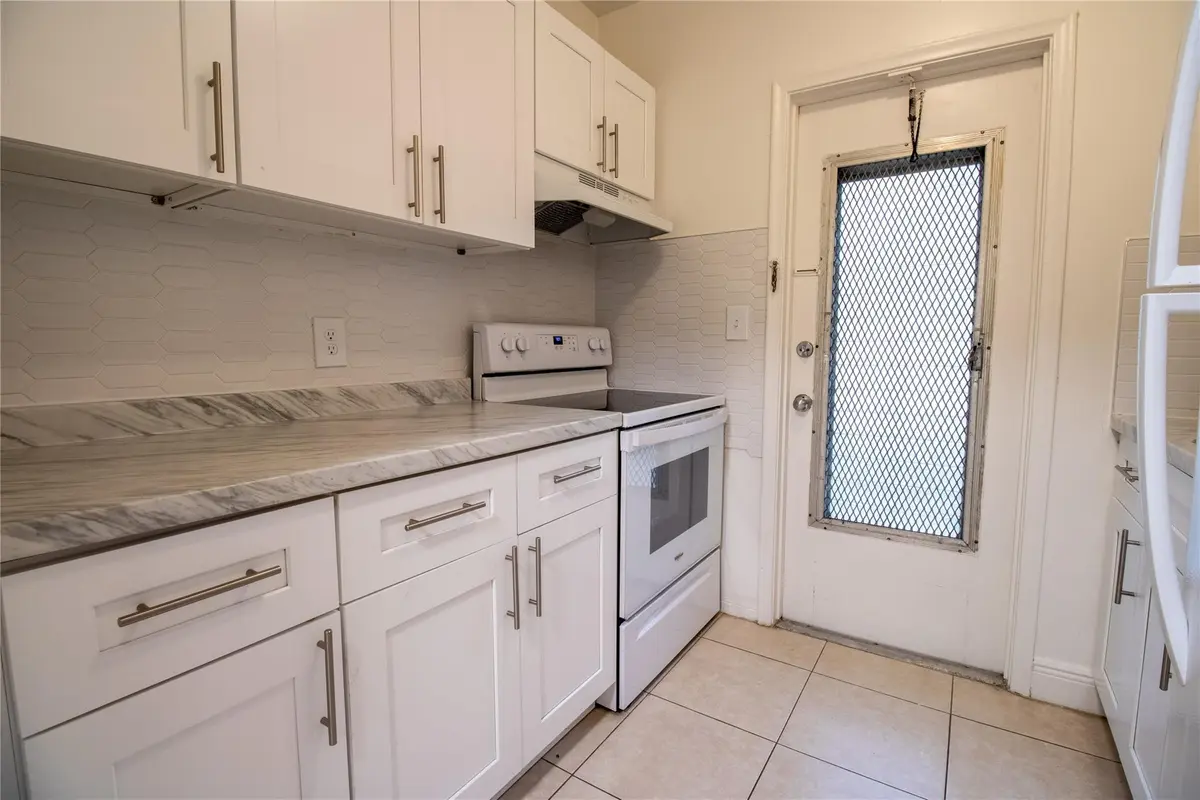 Photo 6 at 2537 LINCOLN Street #3, Hollywood