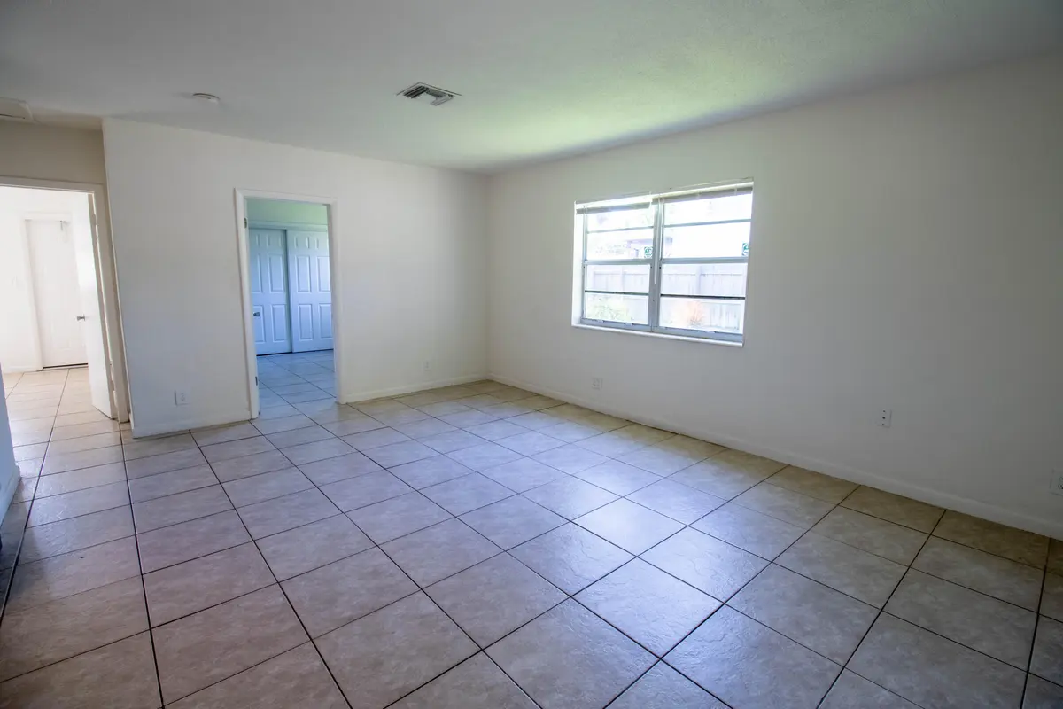 IMG_1677-HDR at 835 SW 4TH Street #4, Fort Lauderdale