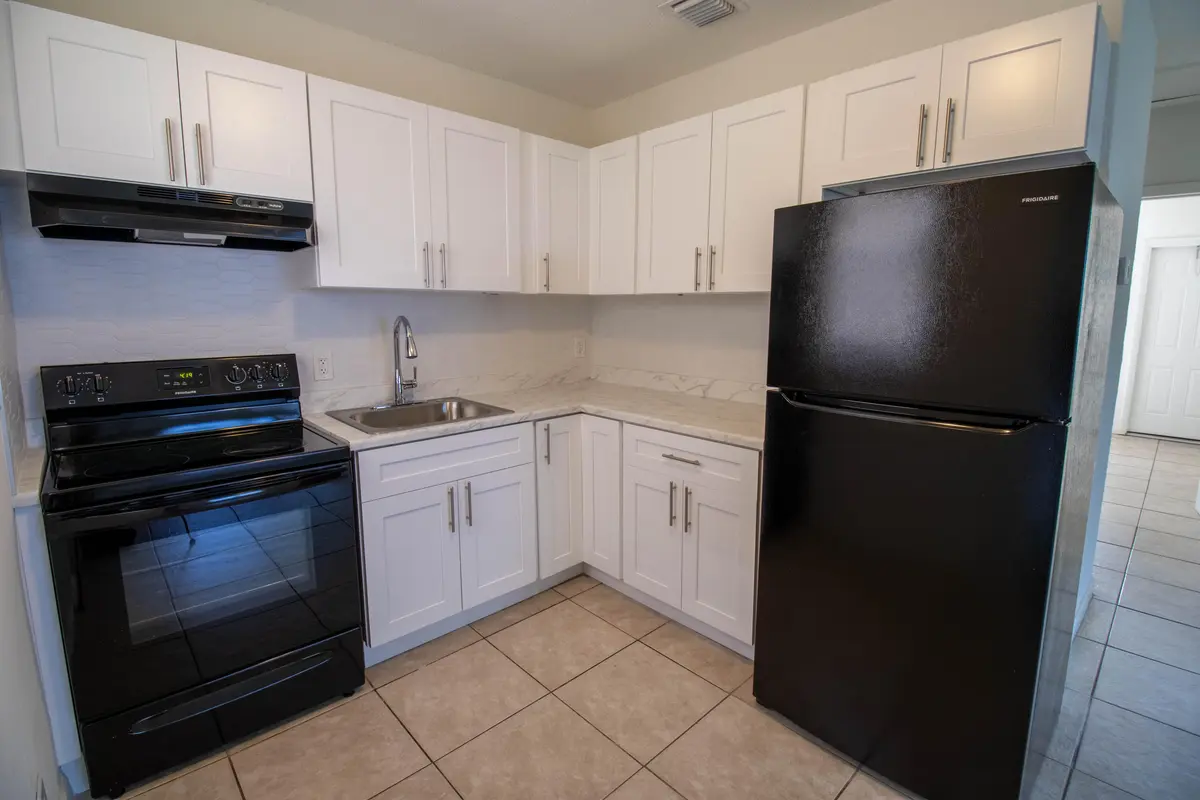 IMG_1683-HDR at 835 SW 4TH Street #4, Fort Lauderdale