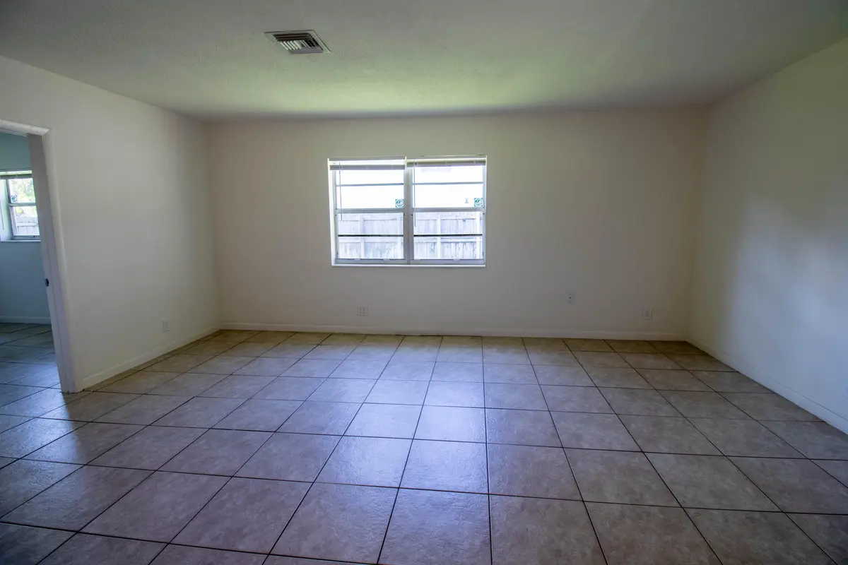 IMG_1686-HDR at 835 SW 4TH Street #4, Fort Lauderdale