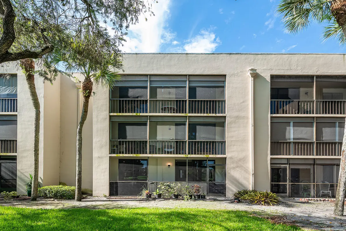 5190 LAS VERDES Circle 105, Delray Beach, FL – photo 1