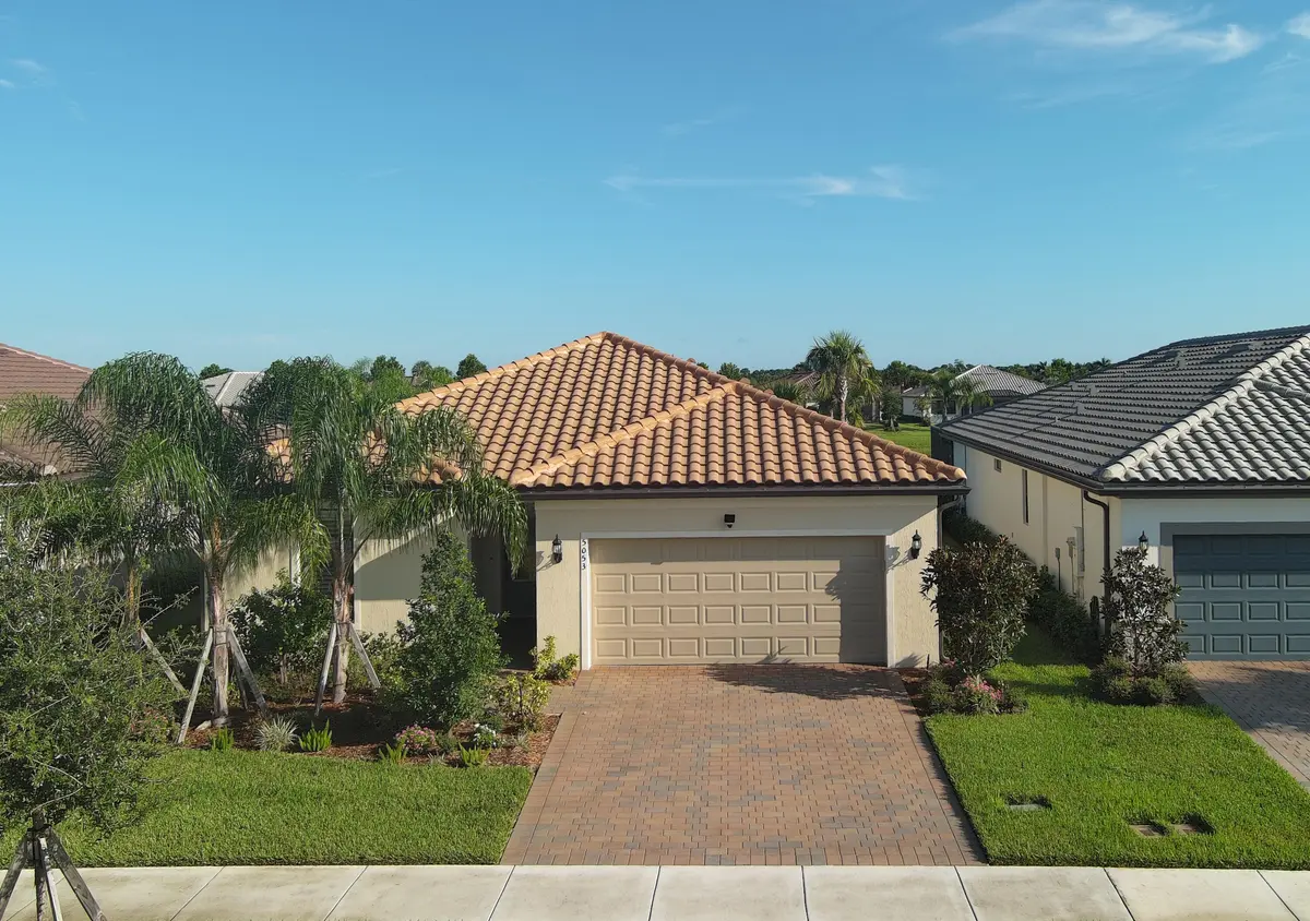 Front at 5053 RIVER BIRCH Way, Vero Beach