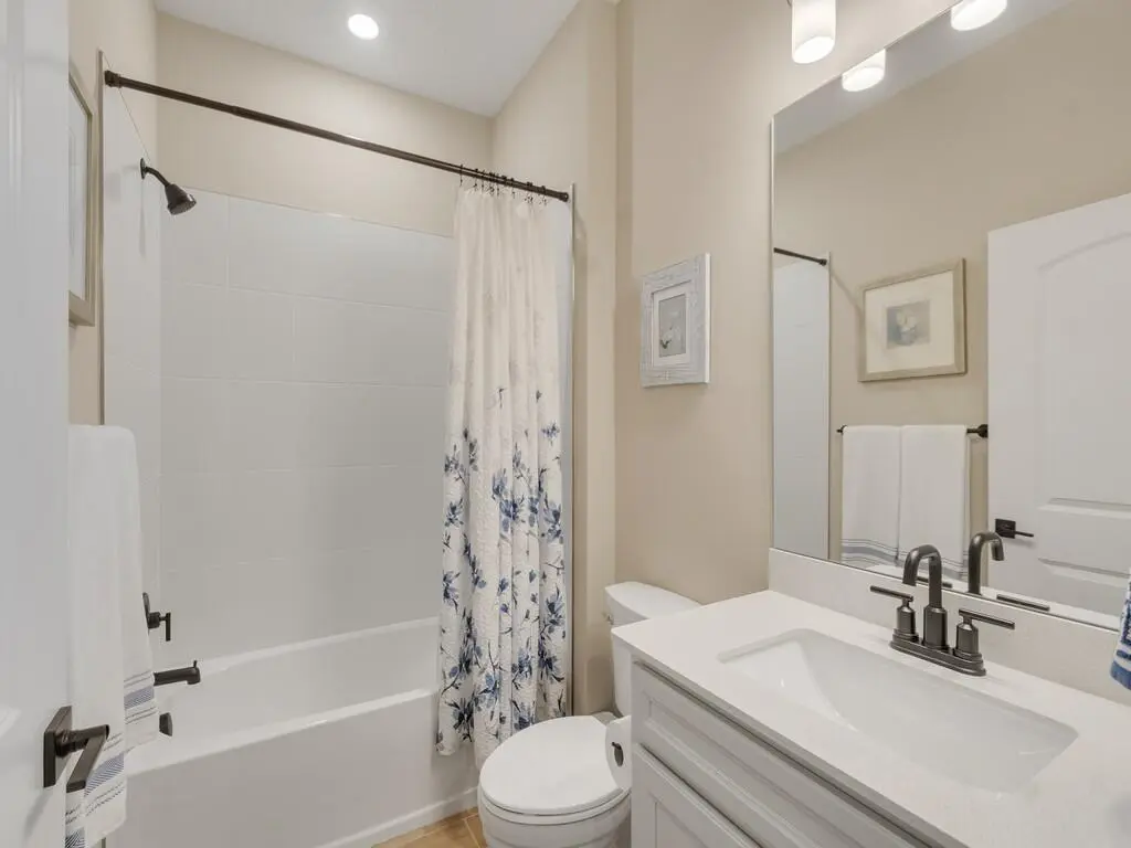 2nd Bath at 5053 RIVER BIRCH Way, Vero Beach