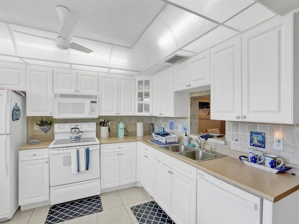 Photo 7 at 2003 GRANADA Drive C4, Coconut Creek