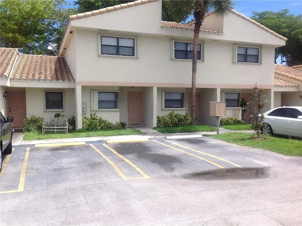 Photo 2 at 3103 CORAL RIDGE Drive 3103, Coral Springs
