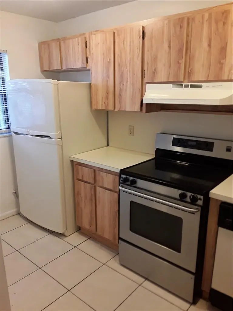 Photo 3 at 3103 CORAL RIDGE Drive 3103, Coral Springs