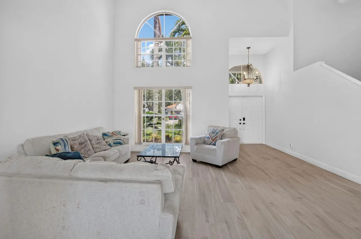 Two Story Ceiling at 4060 SEA GRAPE Circle, Delray Beach