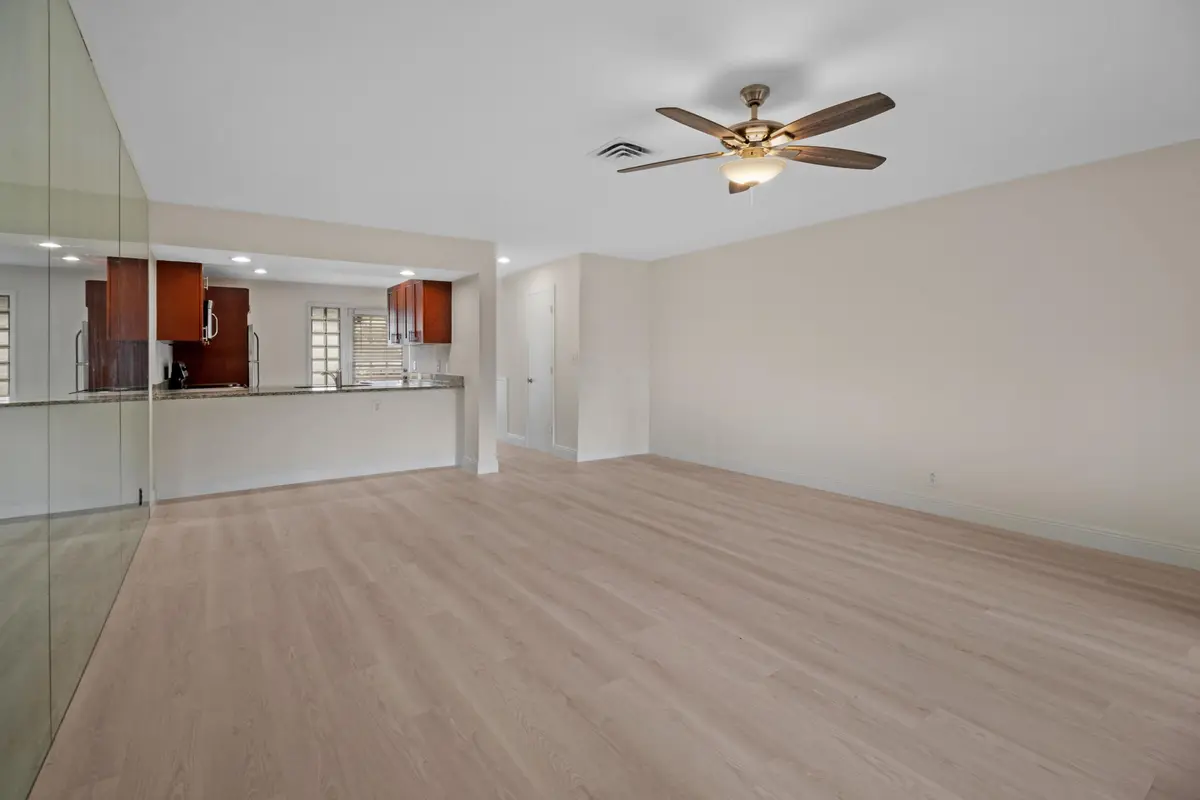 7_accutour_690 se 23rd ave apt 3 -005 at 690 SE 23rd Avenue 3, Pompano Beach
