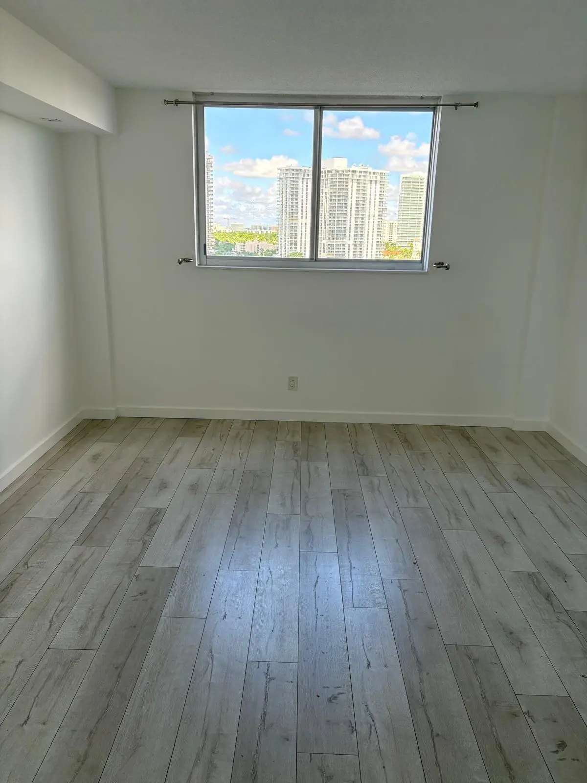 PHOTO-2026-09-24-11-34-29_6 at 19370 COLLINS Avenue 1224, Sunny Isles Beach