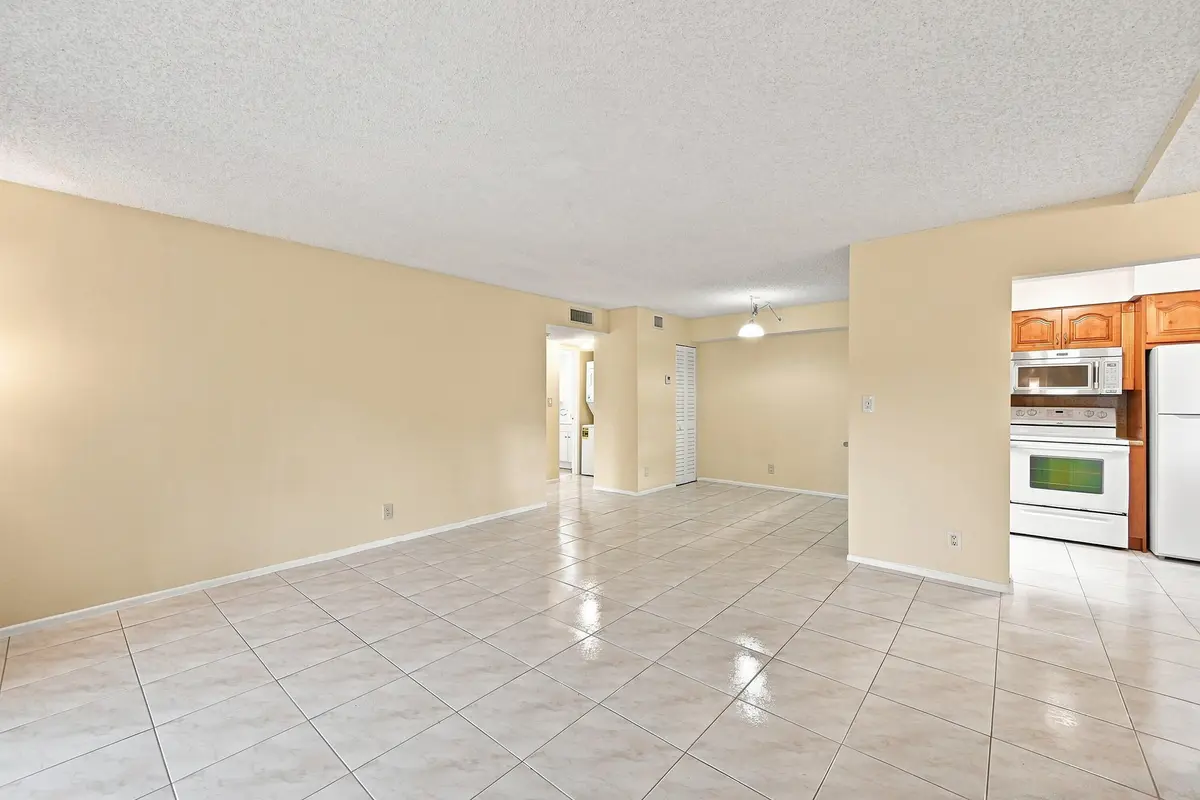 05_stl_9342 at 2753 S OAKLAND FOREST Drive 102, Oakland Park