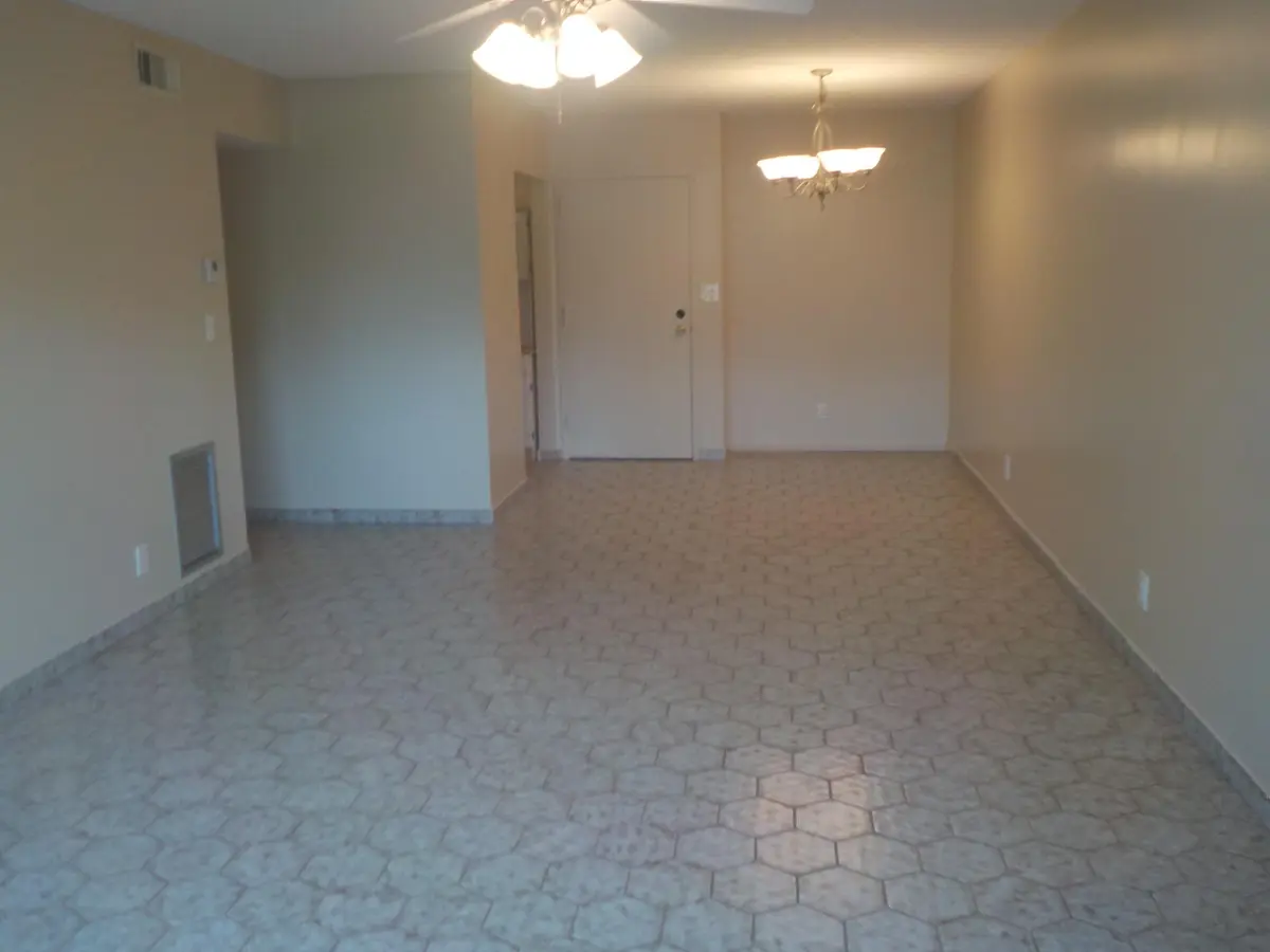 liv 1 at 3109 Oakland Shores Drive G105, Oakland Park
