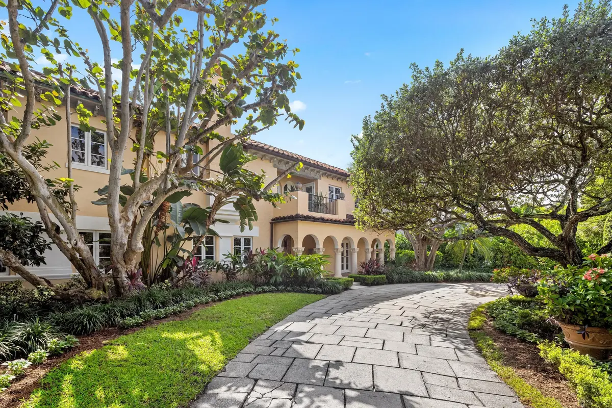 Front Exterior at 124 Brazilian Avenue, Palm Beach