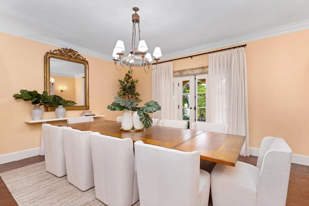 Dining Room at 124 Brazilian Avenue, Palm Beach
