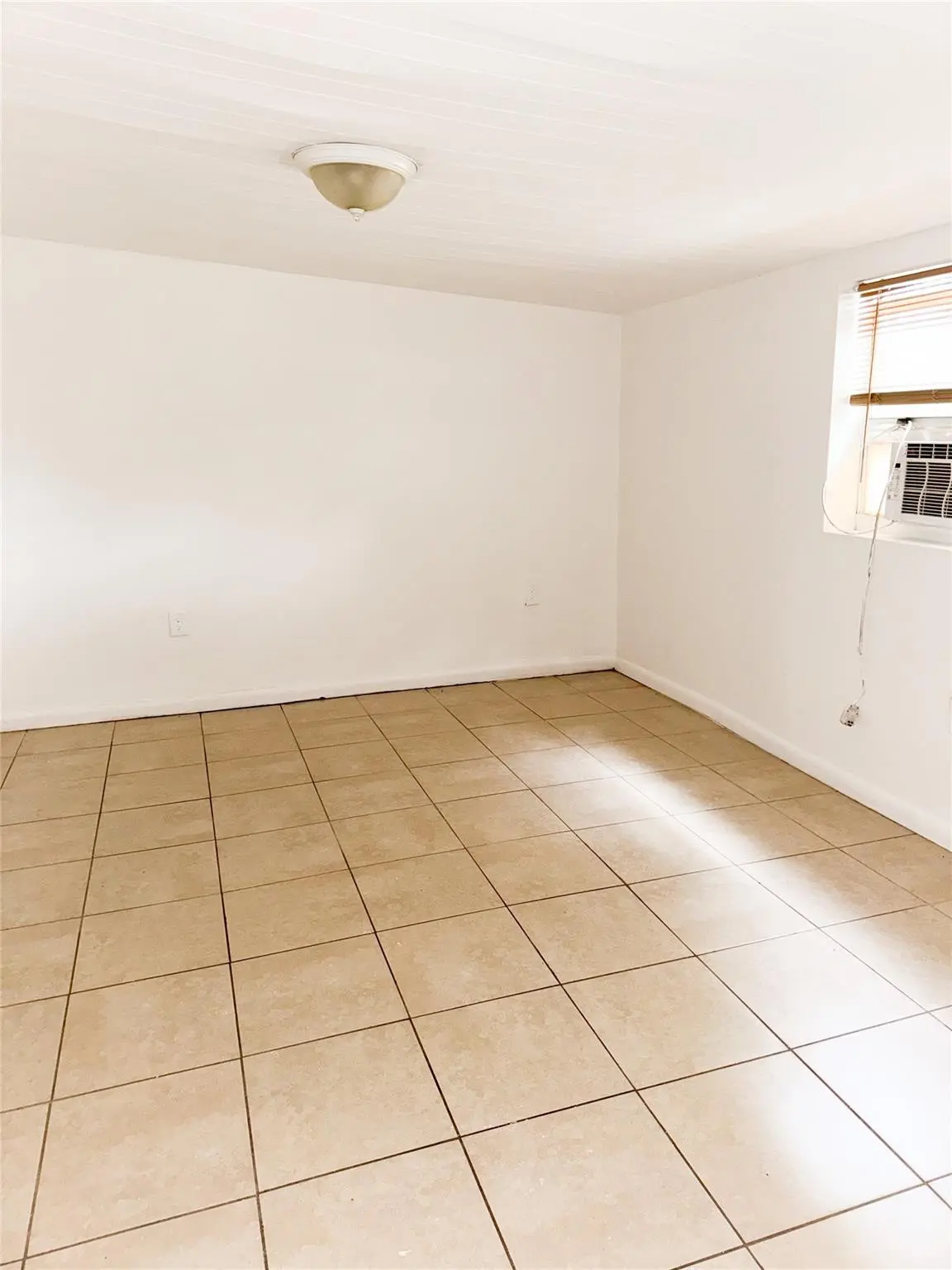 Photo 5 at 1405 NW 6TH Avenue, Fort Lauderdale