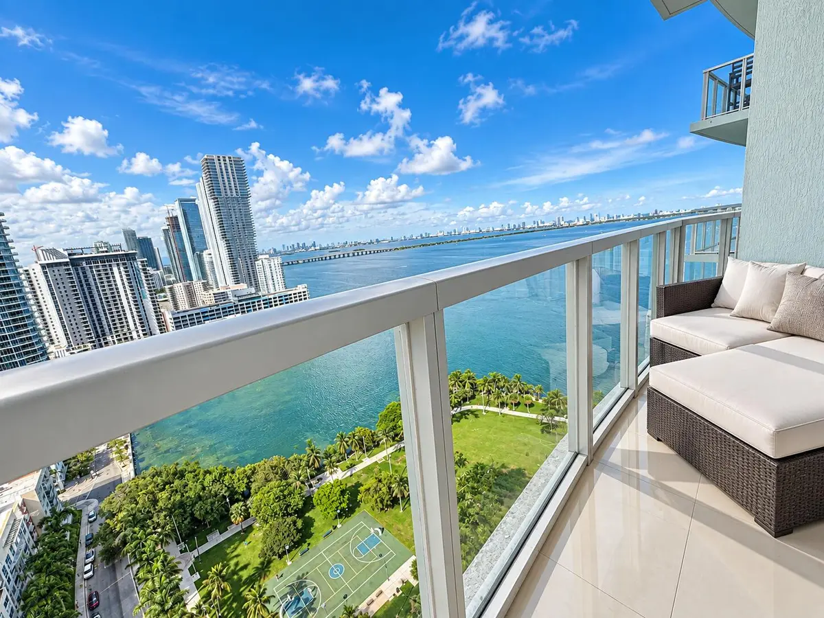 aafe815d-f4ac-4b7d-9656-5ce0ef8371ab-1 at 1900 N Bayshore Drive 2604, Miami
