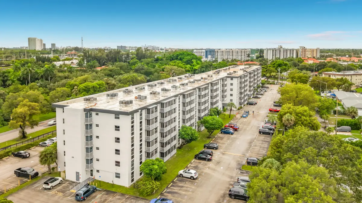 16851 NE 23rd Avenue #A608-7 at 16851 NE 23RD Avenue A608, North Miami Beach