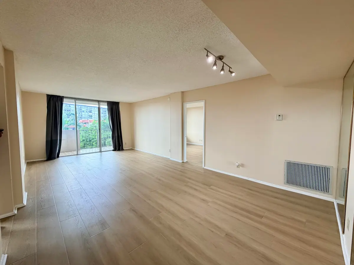 Living/Dining room at 777 S Federal Highway RP407, Pompano Beach