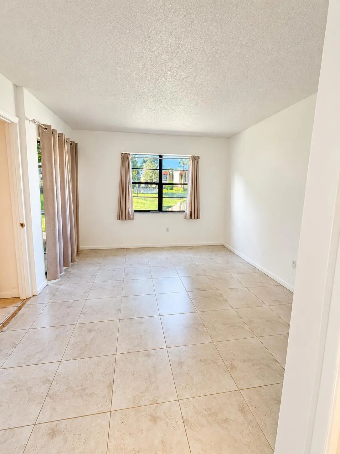 be7cdf66-399e-479f-905d-d5f91cc82df4 at 2050 OLEANDER Boulevard 7-104, Fort Pierce