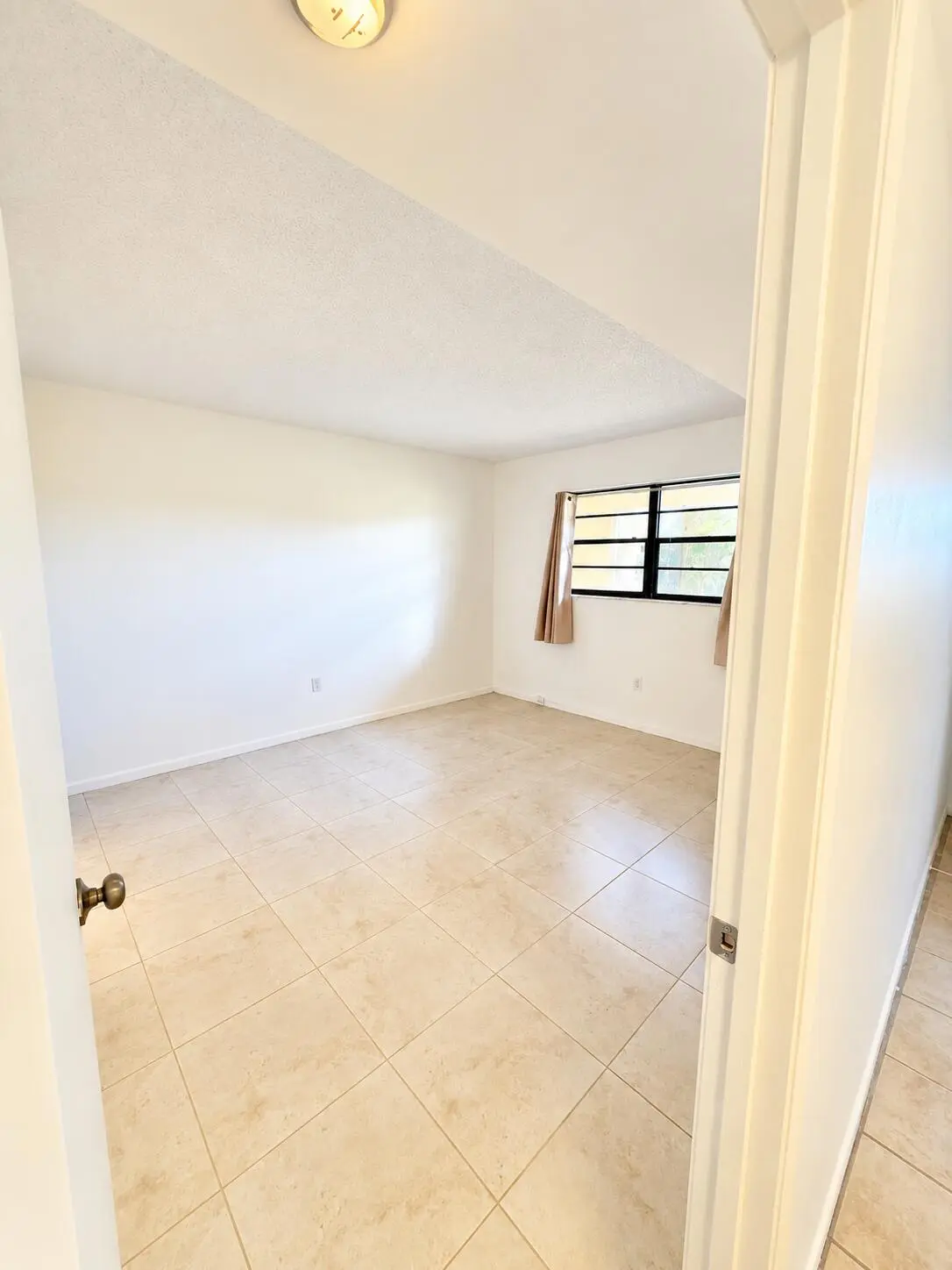 2eba1487-13e4-46b7-b67d-44cf6bf6736b at 2050 OLEANDER Boulevard 7-104, Fort Pierce