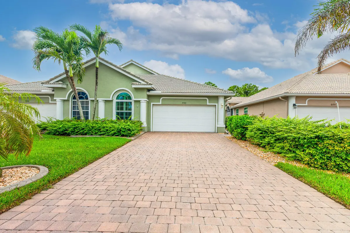 590 NW Red Pine Way, Jensen Beach, FL – photo 1