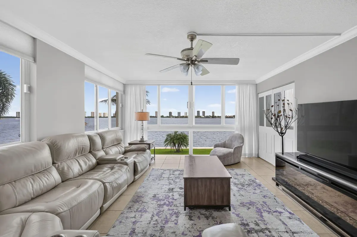 31-web-or-mls-BS1A0575 at 301 LAKE SHORE Drive 201, Lake Park