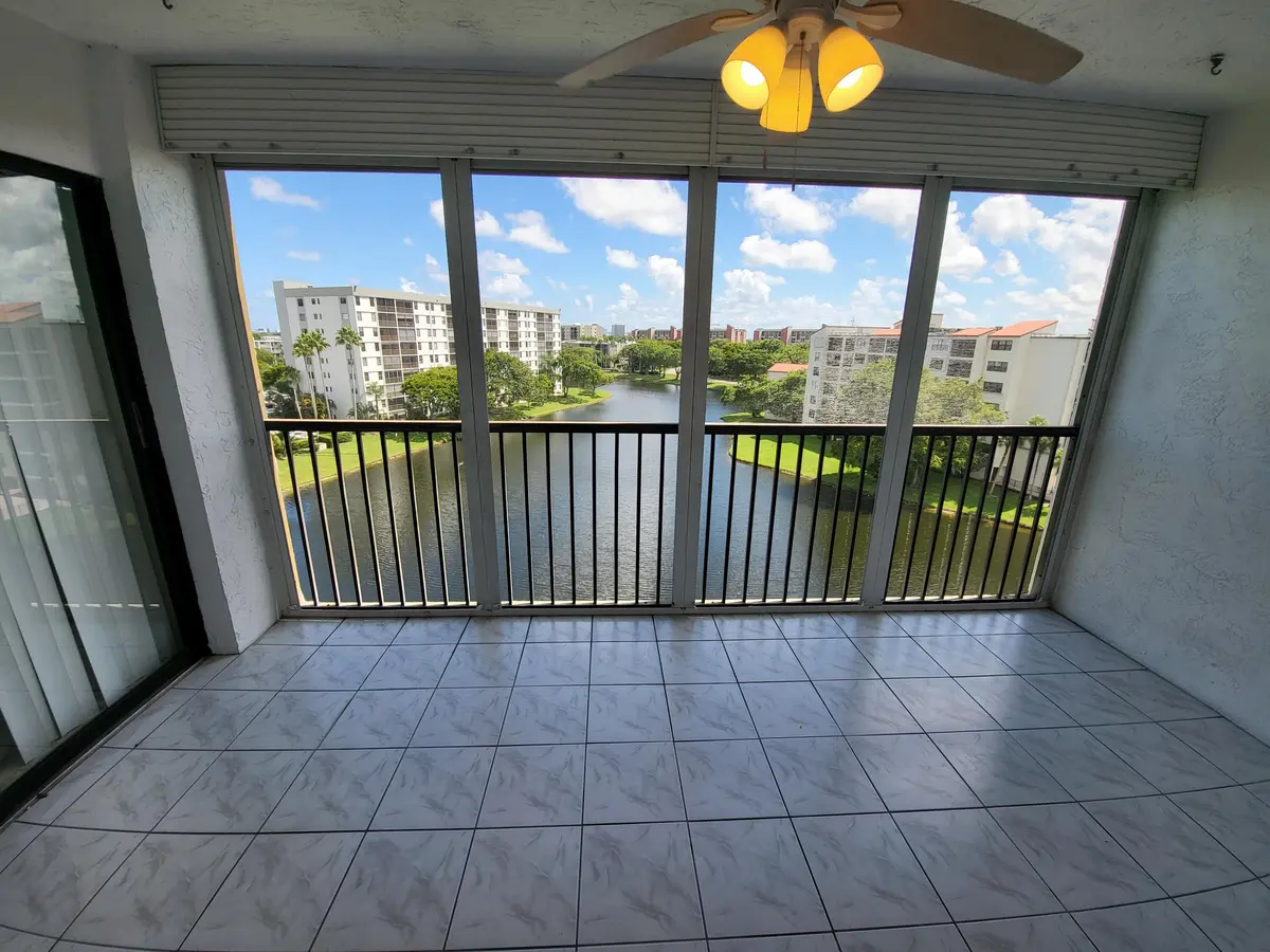 2232 N CYPRESS BEND Drive 707, Pompano Beach, FL – photo 4