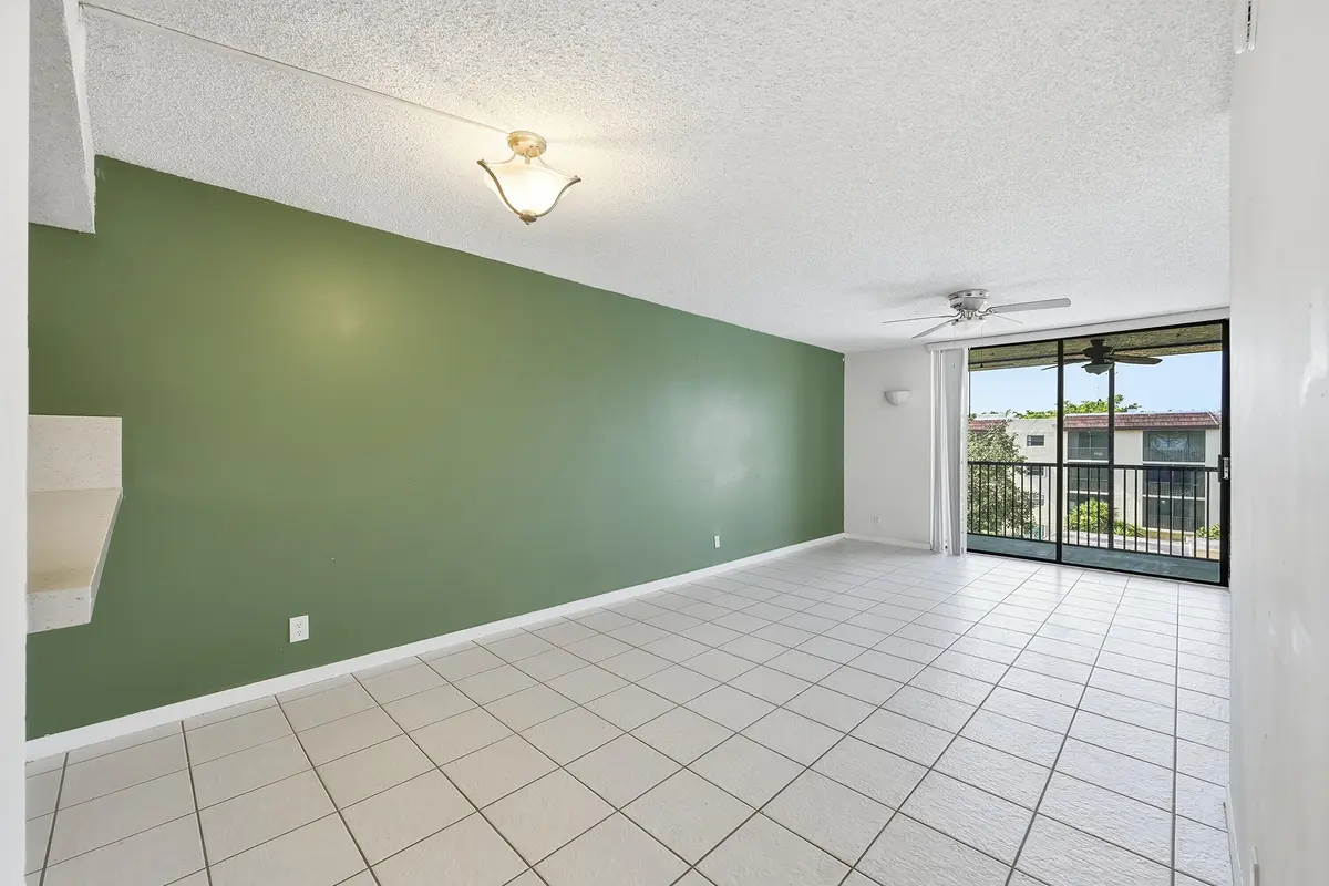04_stl_5564 at 10501 W Broward Boulevard 405, Plantation