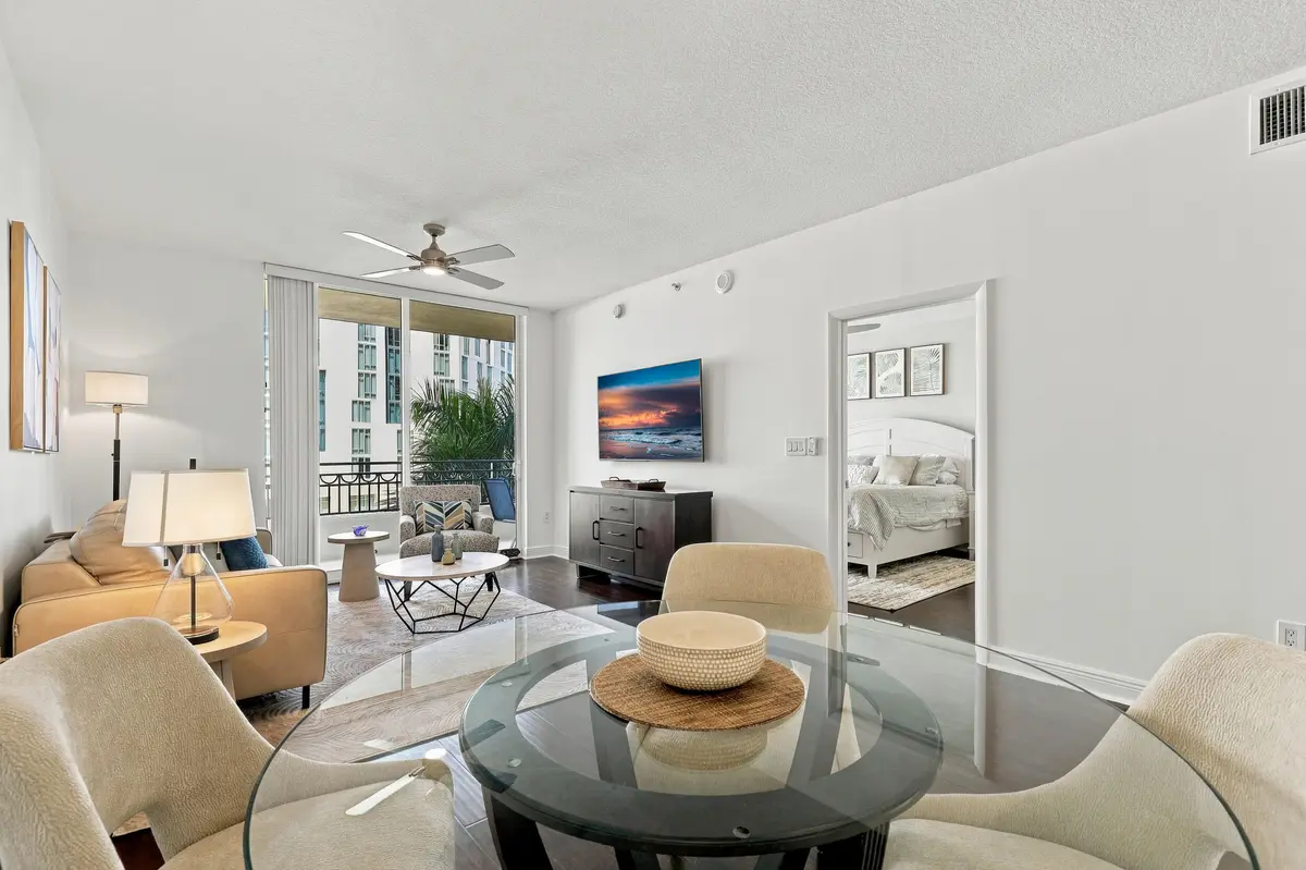 South Tower #521 at 550 OKEECHOBEE Boulevard 521, West Palm Beach