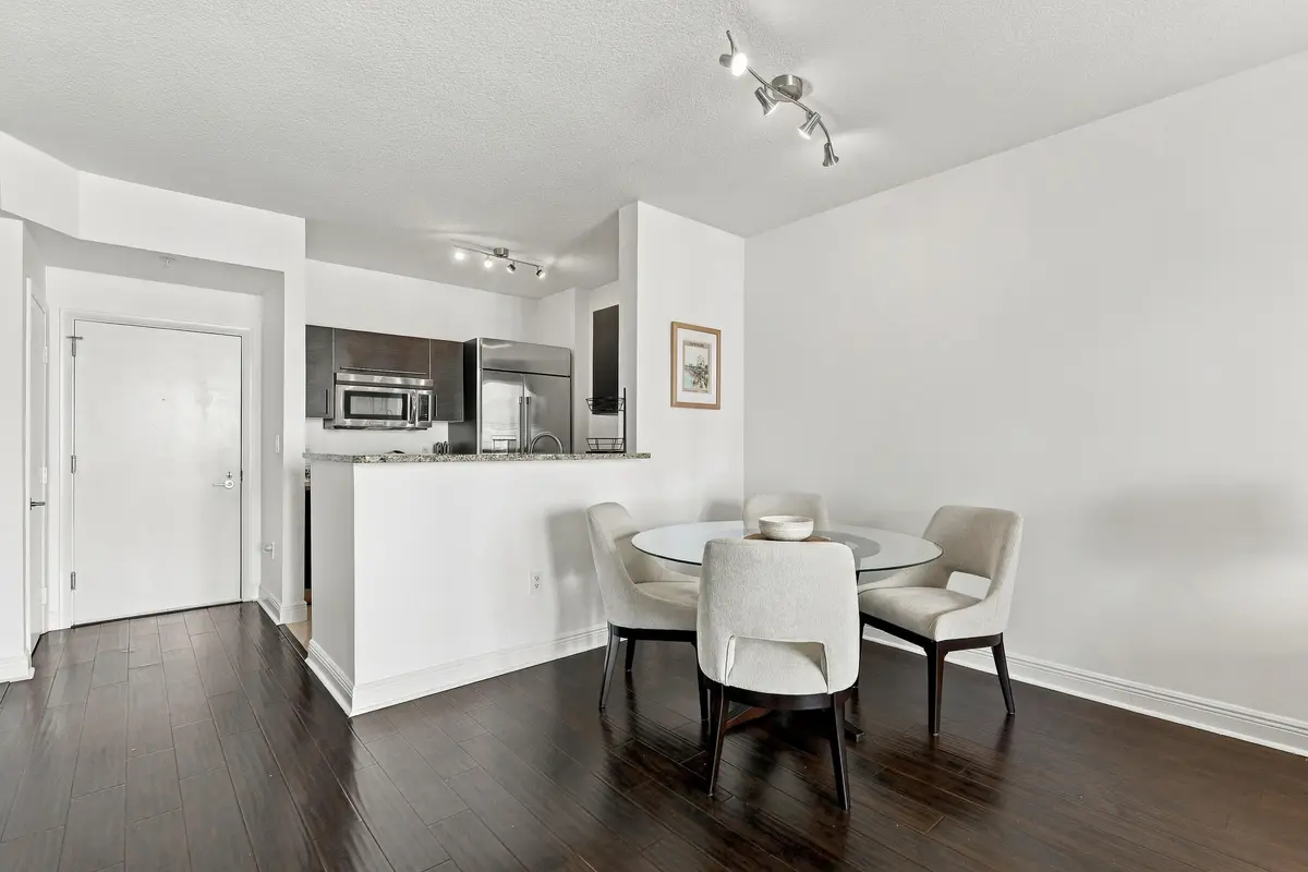 South Tower #521 at 550 OKEECHOBEE Boulevard 521, West Palm Beach